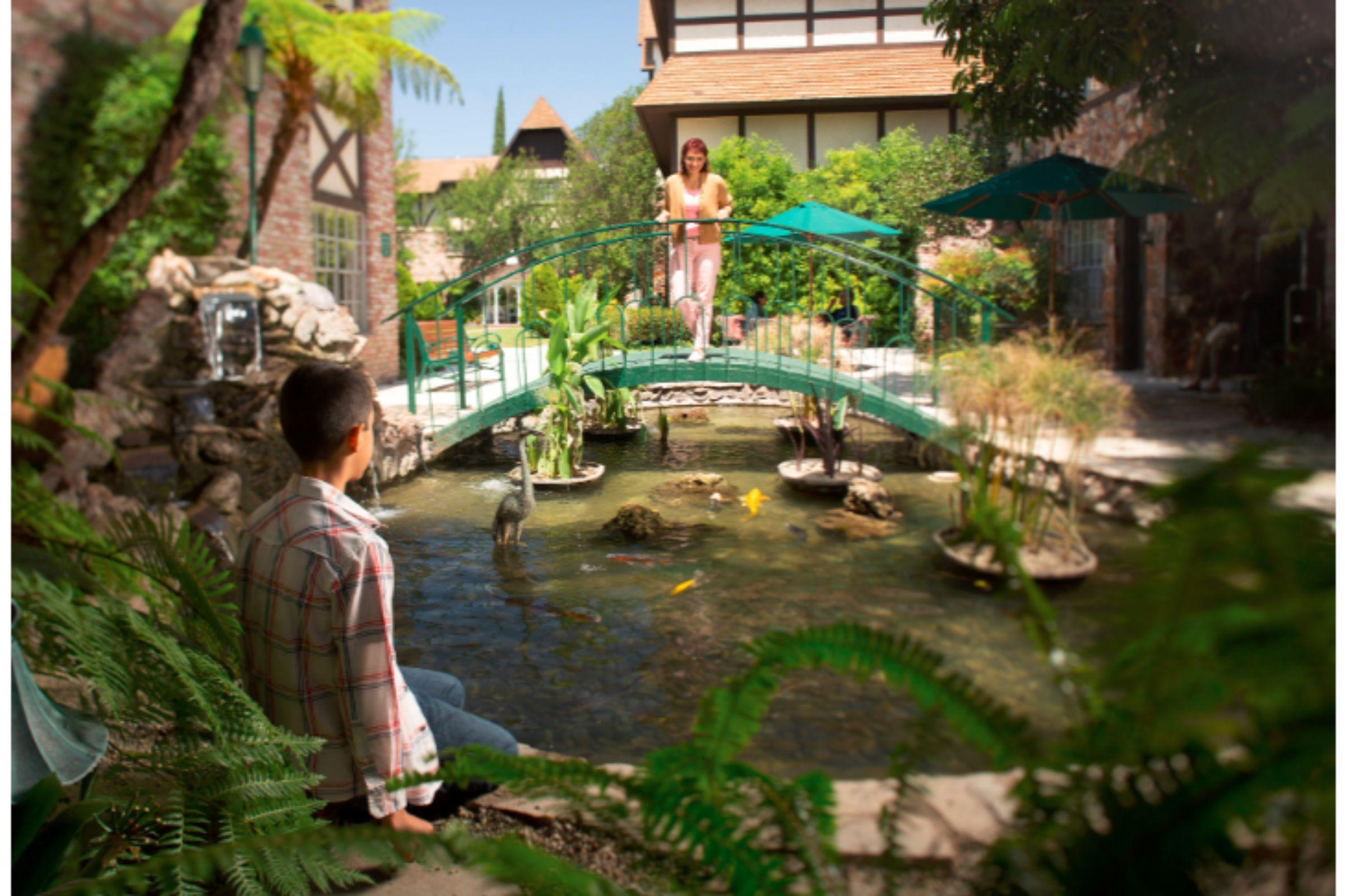 Anaheim Majestic Garden Hotel Extérieur photo